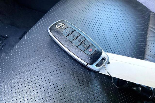 Certified 2025 Nissan Rogue Platinum AWD/4WD image 15