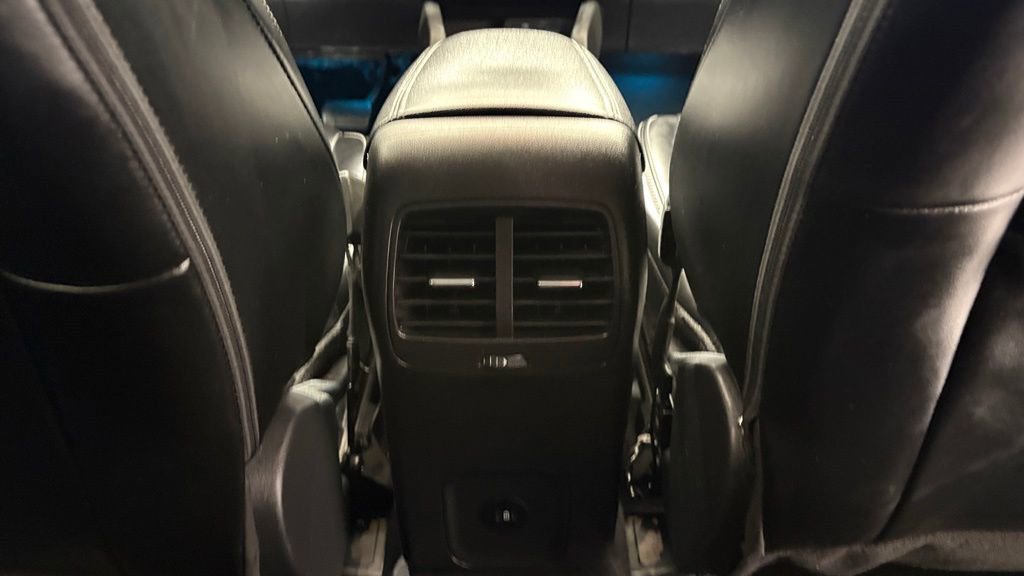 Used 2024 Ford Escape Platinum AWD/4WD image 32