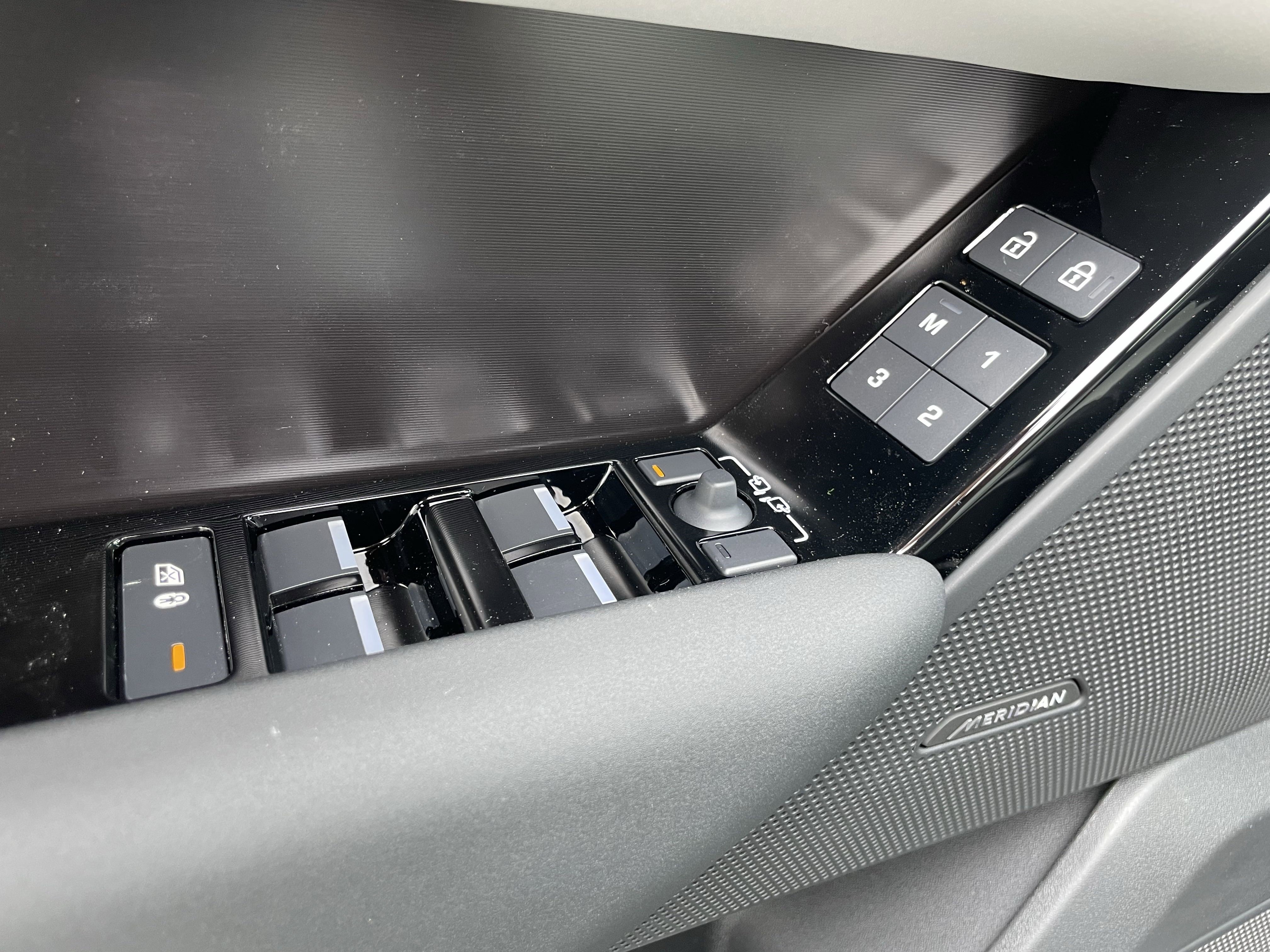 New 2026 Land Rover Range Rover Velar Dynamic SE image 11