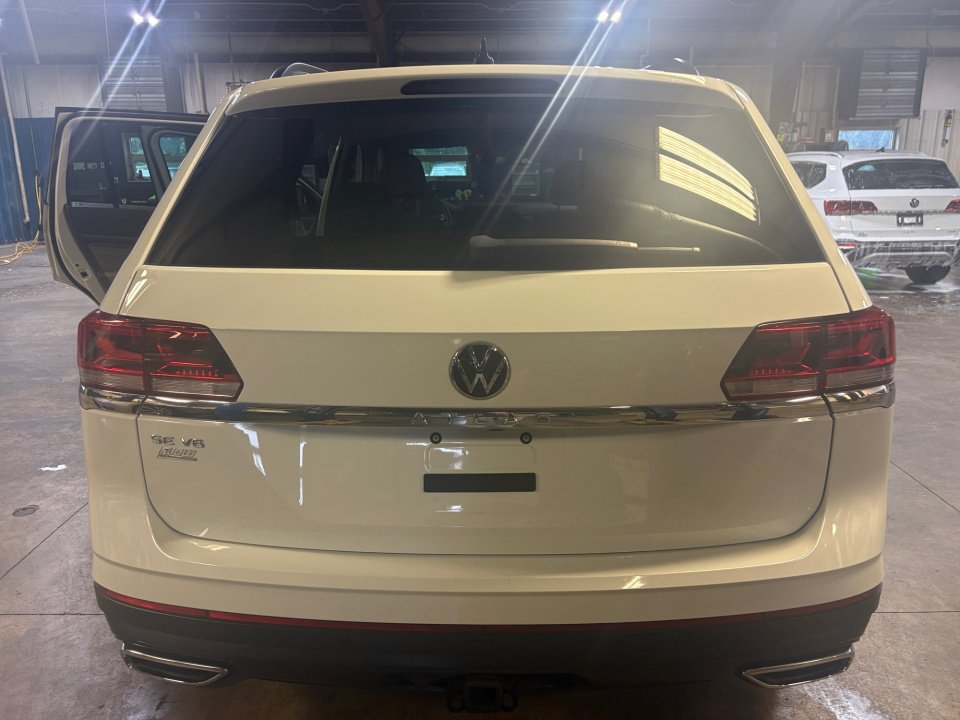 Certified 2023 Volkswagen Atlas SE w/ Black Wheel Package FWD image 14