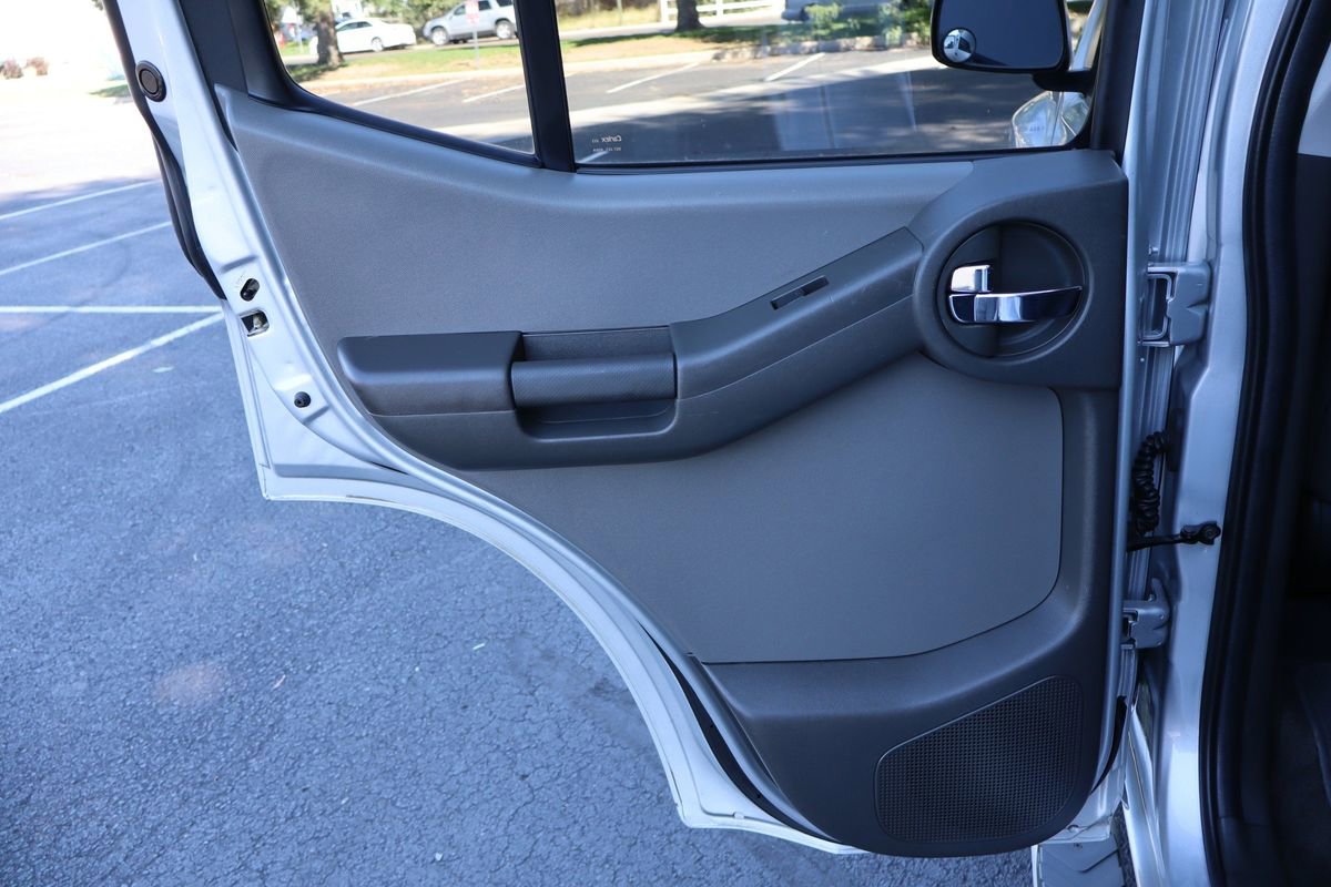 Used 2015 Nissan Xterra S image 24
