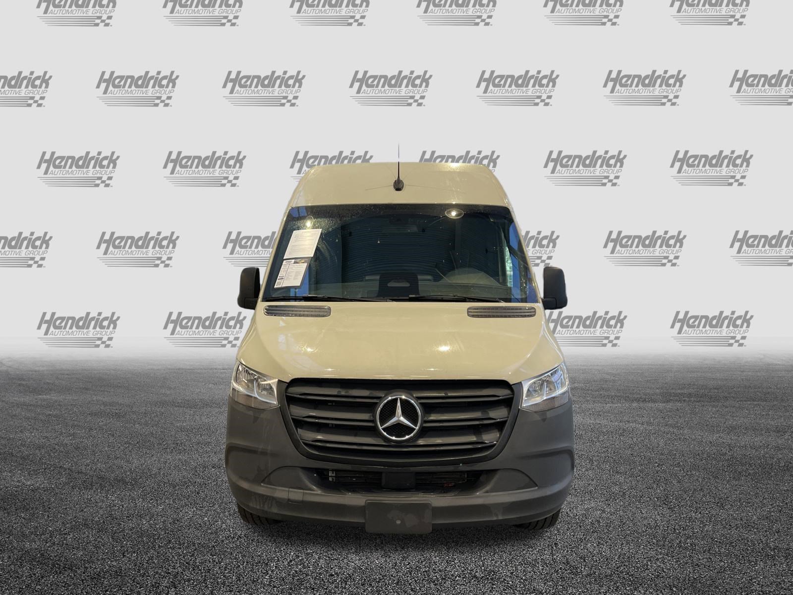 Used 2025 Mercedes-Benz Sprinter 2500 image 3