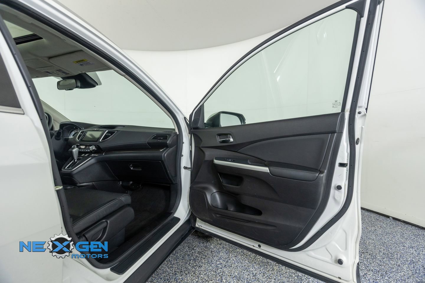 Used 2016 Honda CR-V Touring image 37