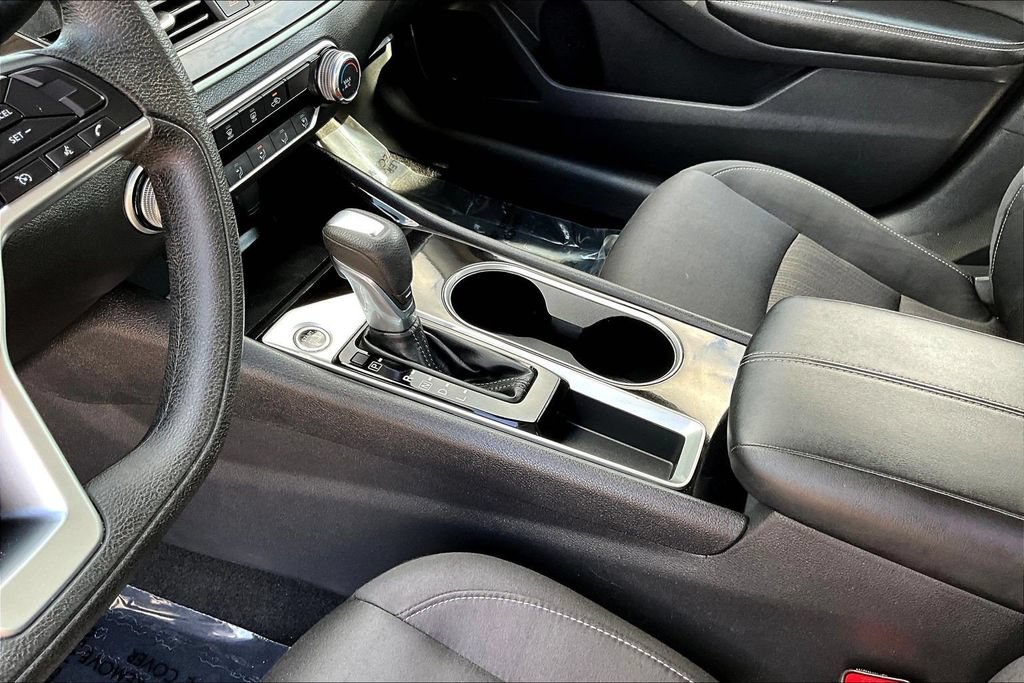 Used 2024 Nissan Altima 2.5 SV FWD image 19