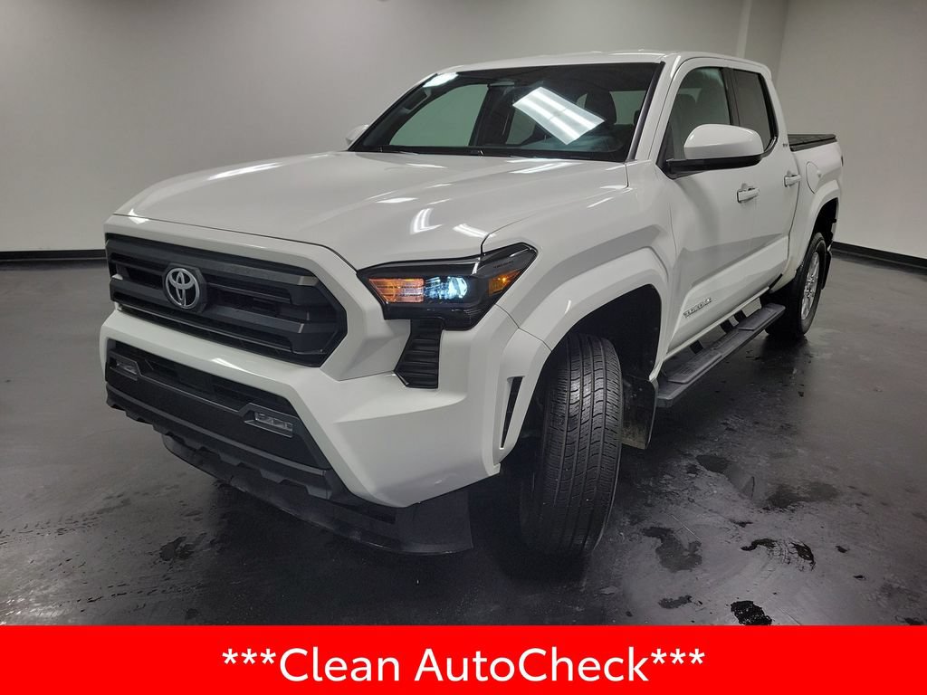 Used 2025 Toyota Tacoma SR5 AWD/4WD image 4