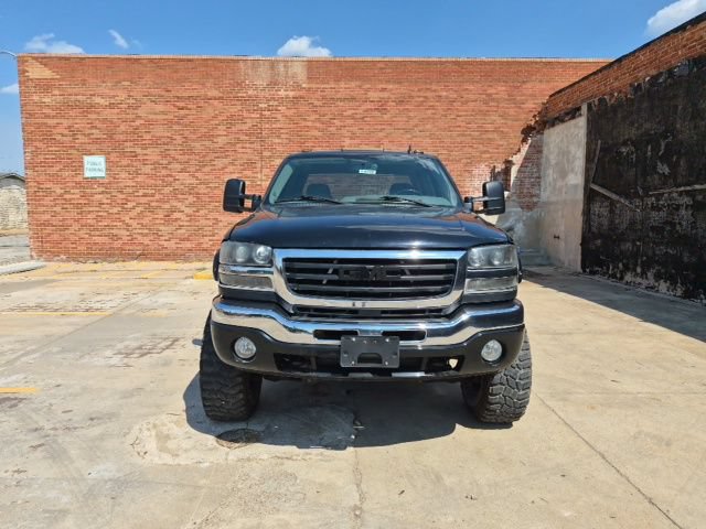 Used 2007 GMC Sierra 2500 SLT w/ Onstar Plus Package AWD/4WD image 2
