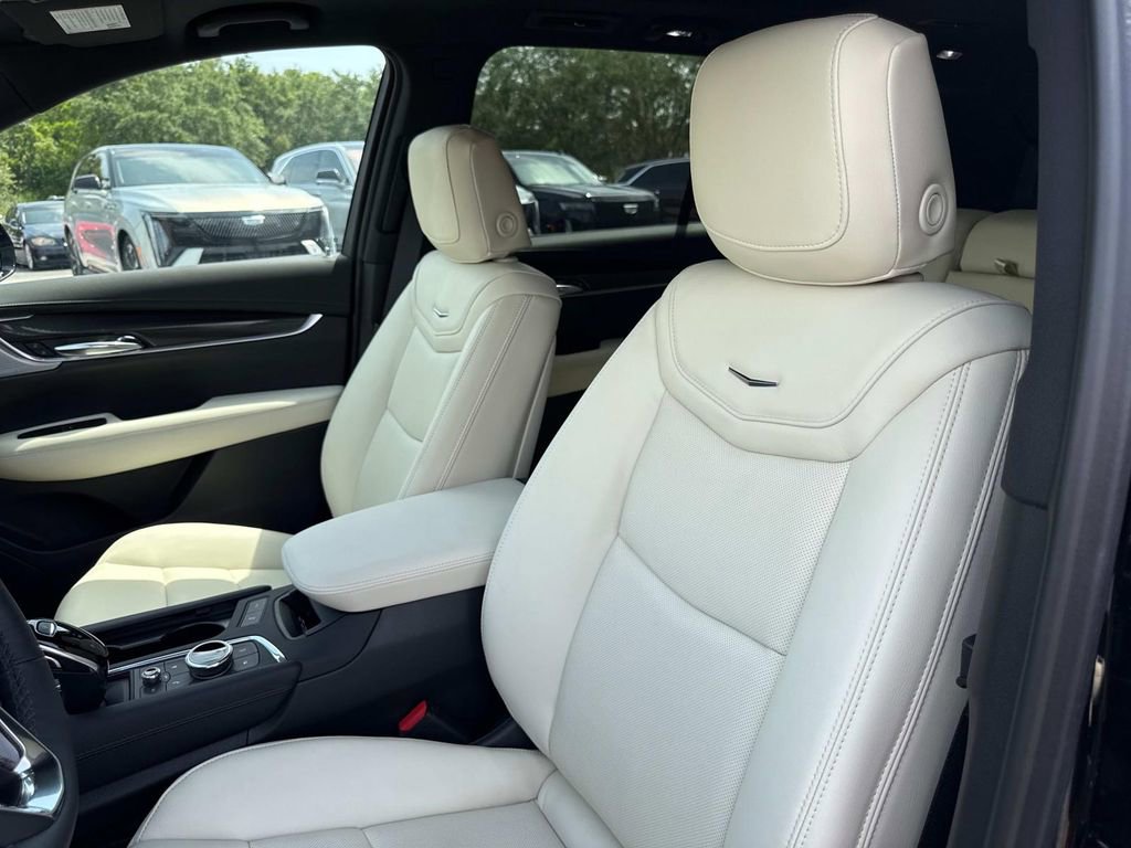 New 2025 Cadillac XT6 Sport w/ Technology Package image 22