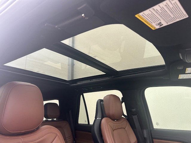 Used 2023 Lincoln Navigator Reserve RWD image 18