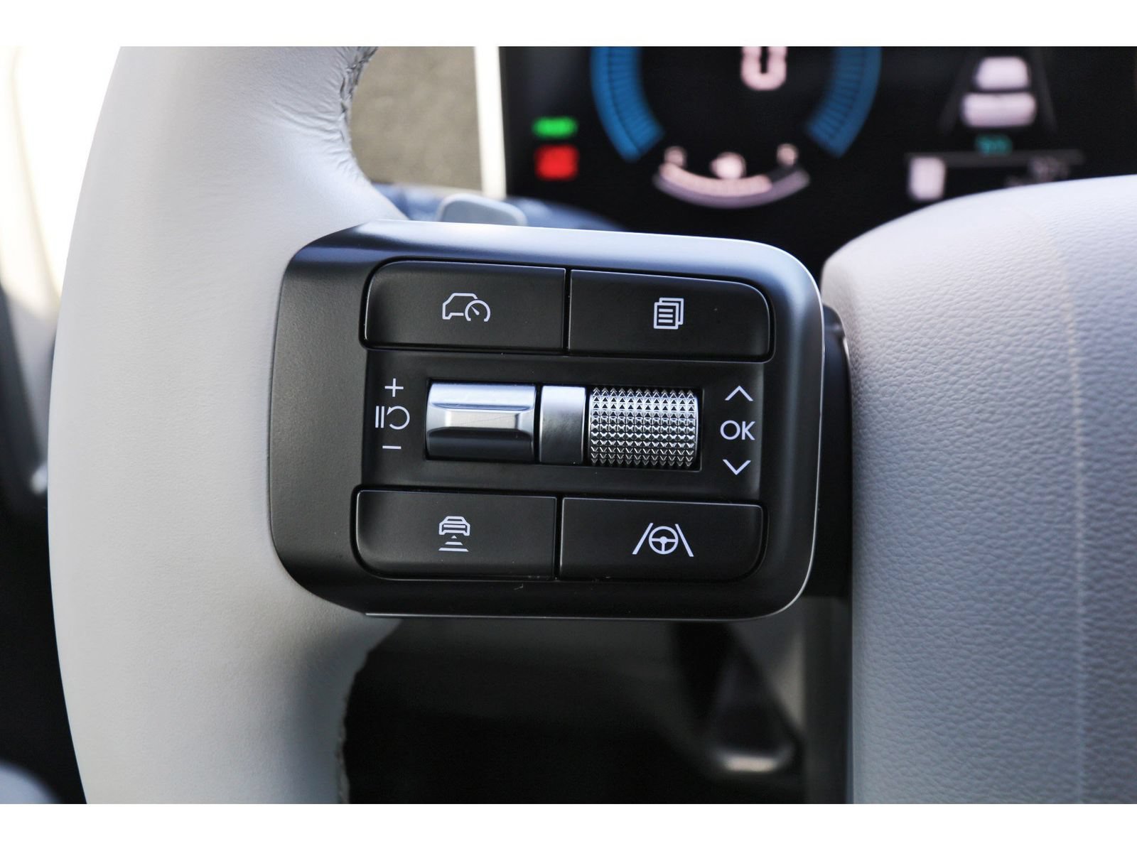 Certified 2026 Hyundai Santa Fe SE FWD image 18