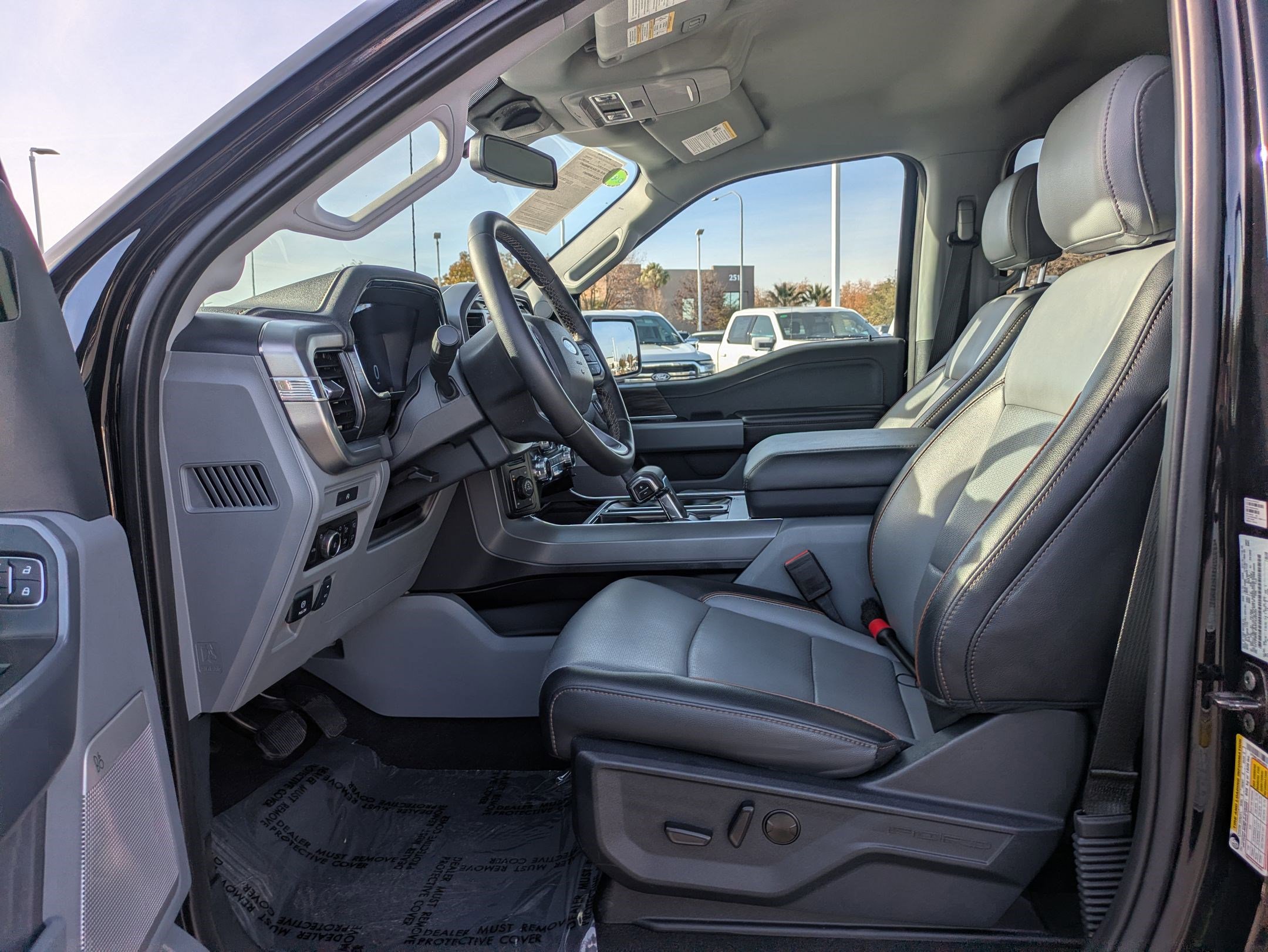 Used 2025 Ford F150 Lariat w/ Equipment Group 501A Mid image 15