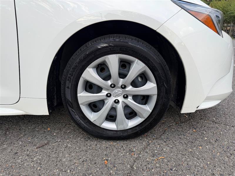 Used 2025 Toyota Corolla LE FWD image 18