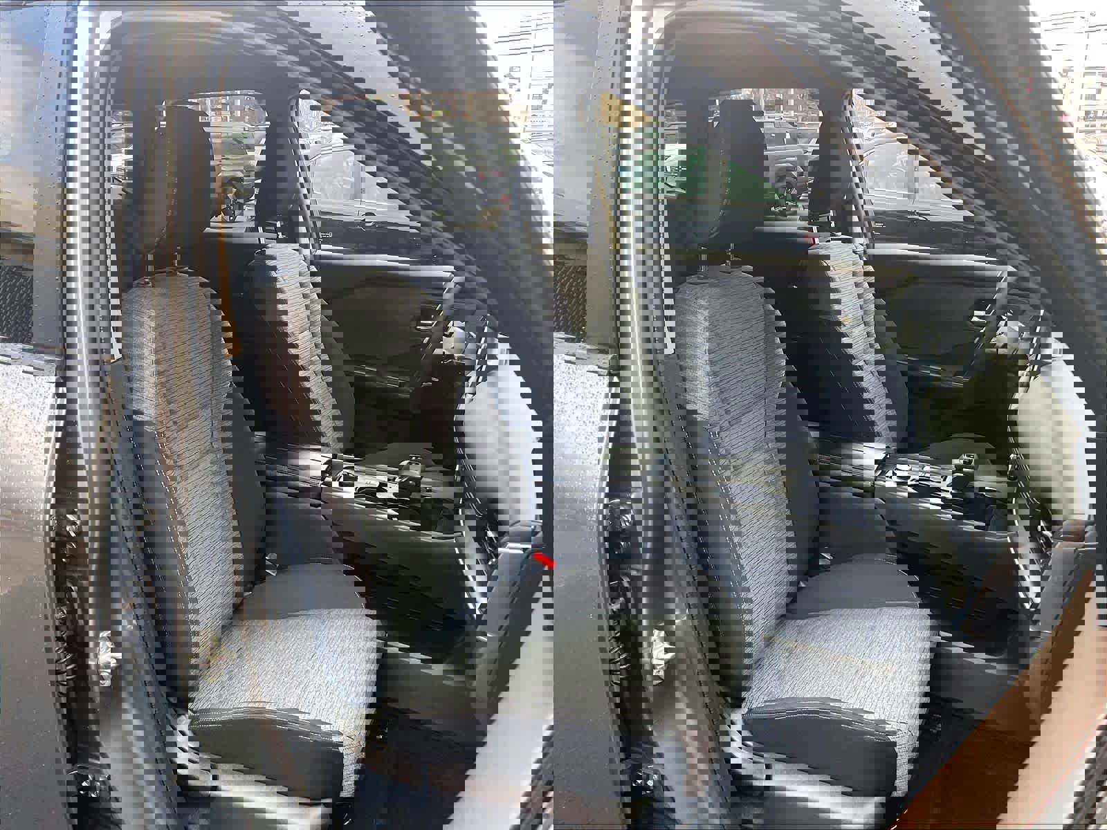 Used 2023 Nissan Rogue SV image 11