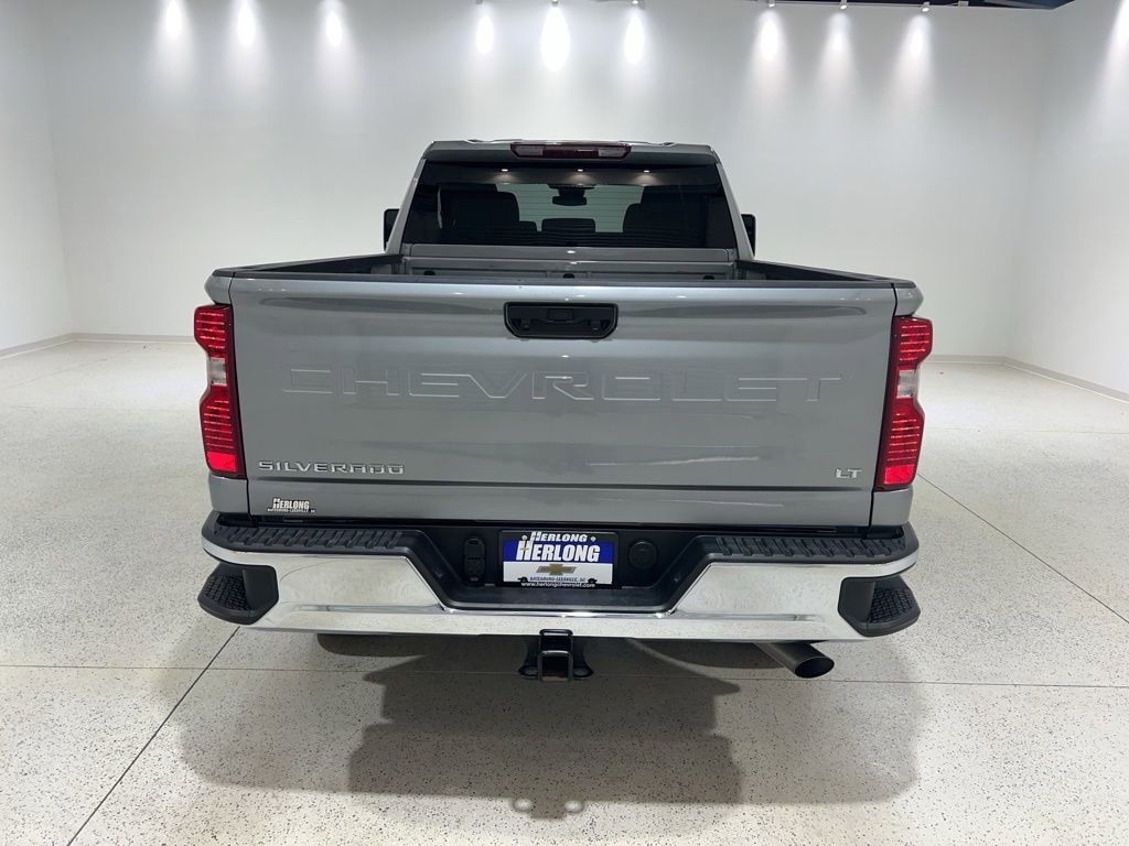 Used 2025 Chevrolet Silverado 2500 LT w/ Convenience Package AWD/4WD image 4