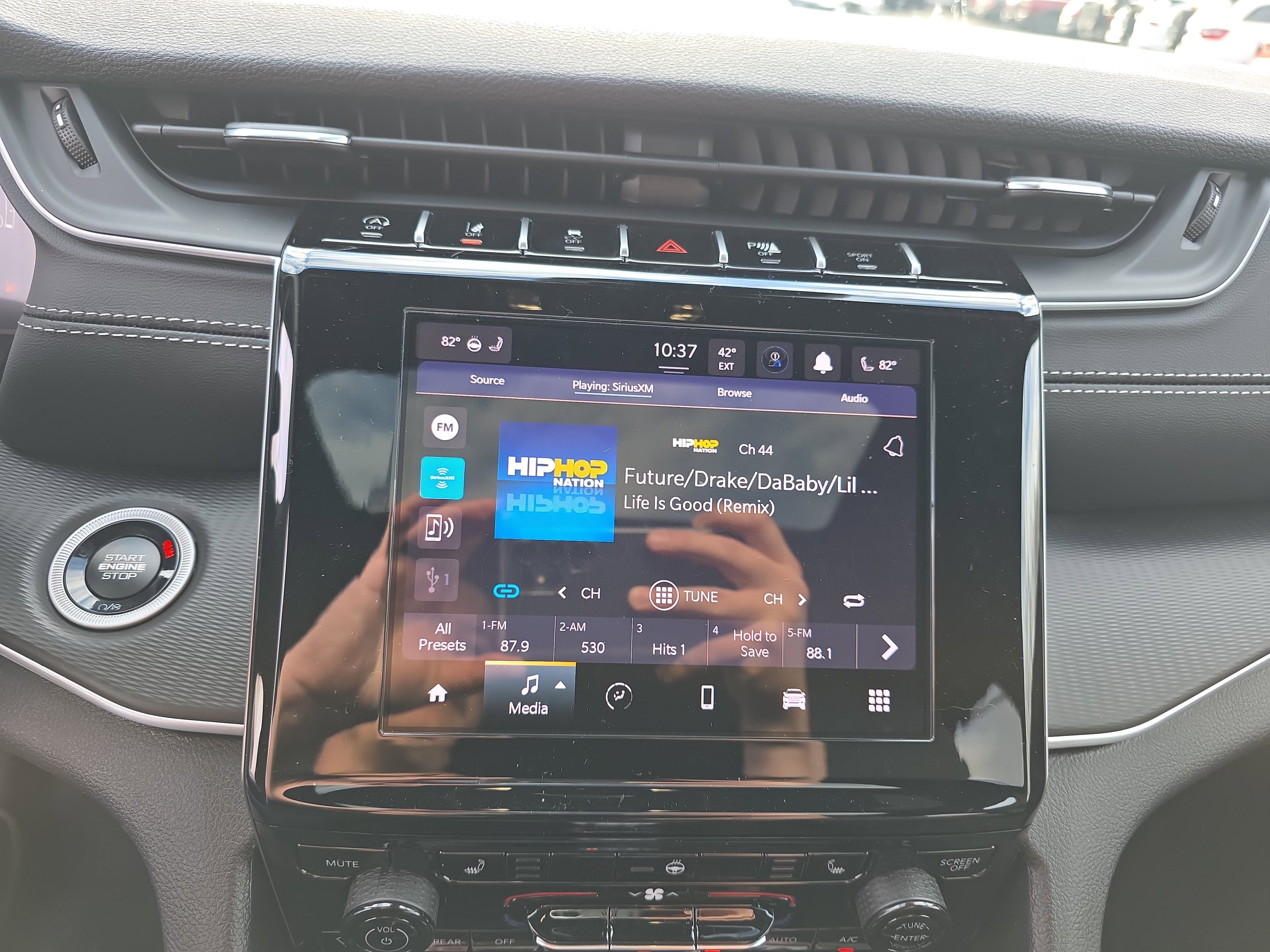 New 2025 Jeep Grand Cherokee L Altitude image 5