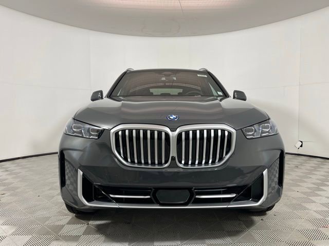 New 2026 BMW X5 xDrive50e w/ Climate Comfort Package AWD/4WD image 2