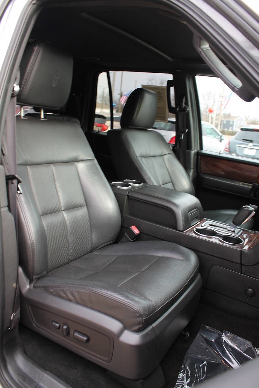 Used 2013 Lincoln Navigator 4WD w/ HD Trailer Tow Pkg image 24