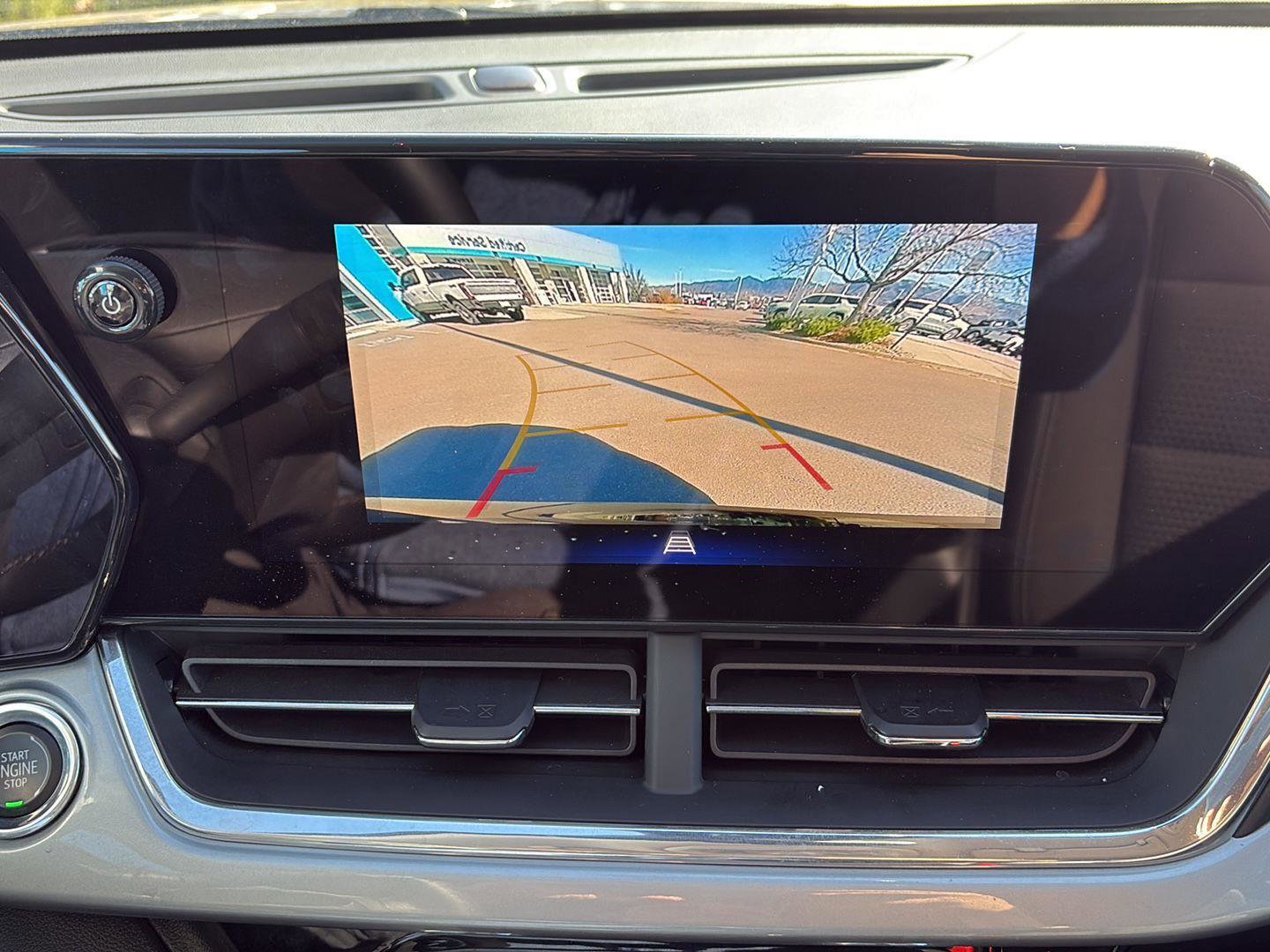 Used 2025 Chevrolet Trax LT w/ LT Convenience Package image 19