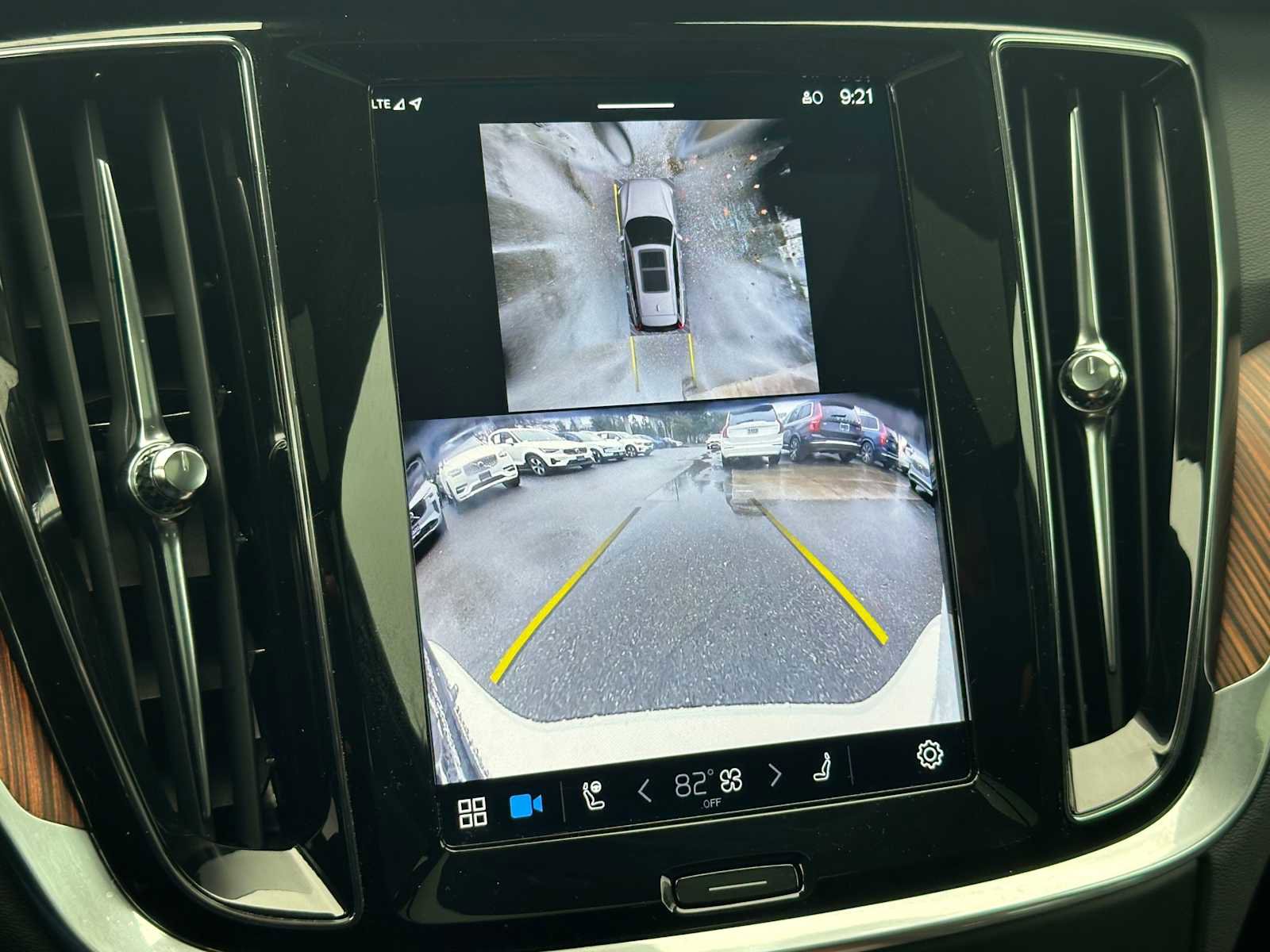 Certified 2025 Volvo V60 B5 Cross Country Plus image 26