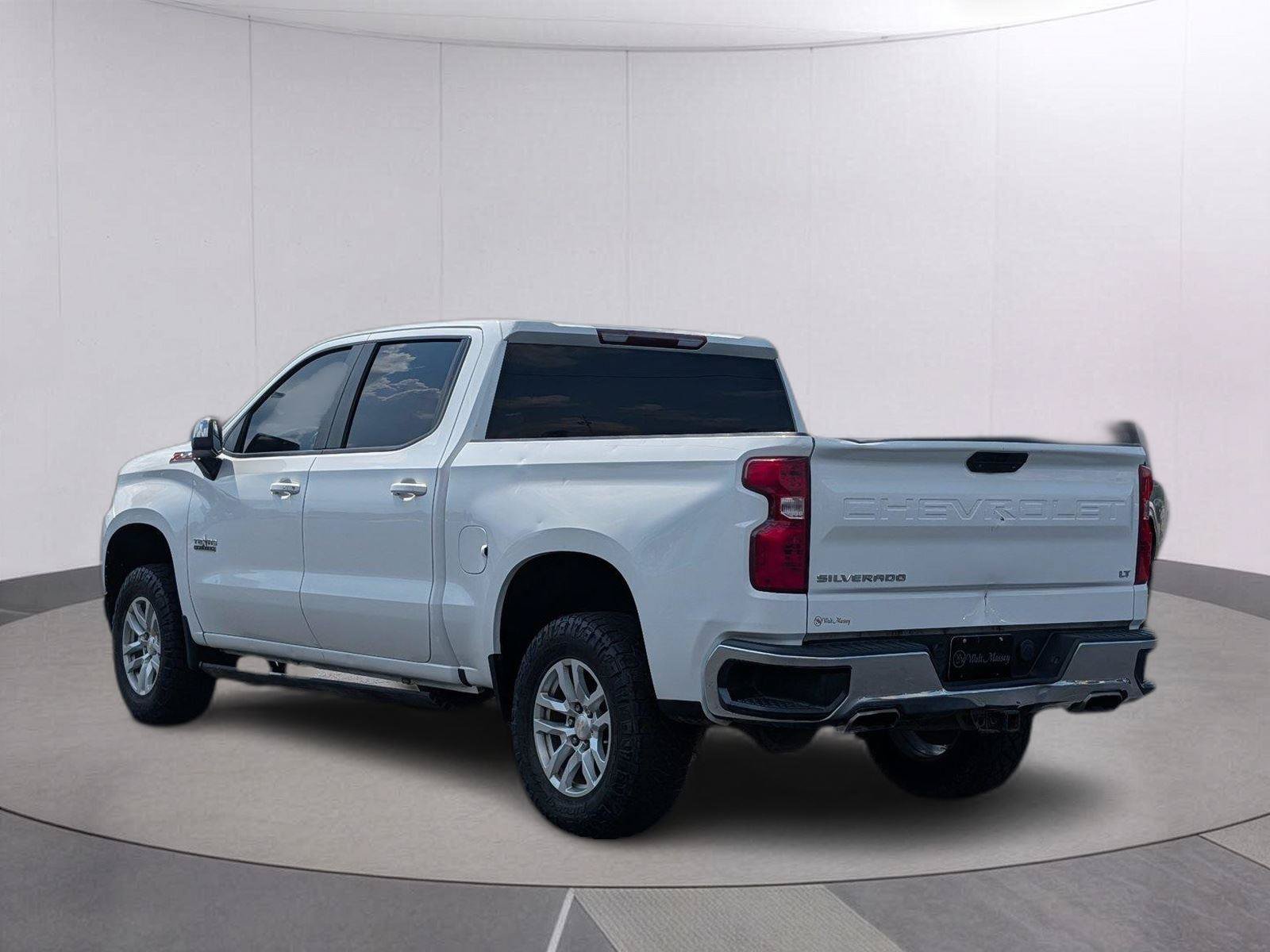 Used 2020 Chevrolet Silverado 1500 LT w/ Texas Edition AWD/4WD image 3