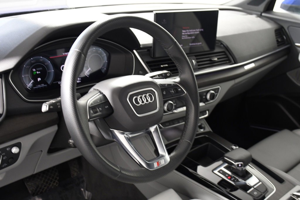 Used 2024 Audi Q5 e Prestige w/ Prestige Package image 13