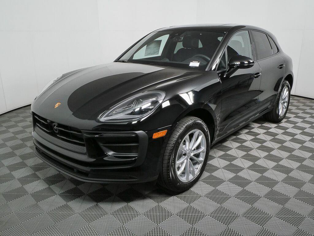 Certified 2026 Porsche Macan AWD/4WD image 1