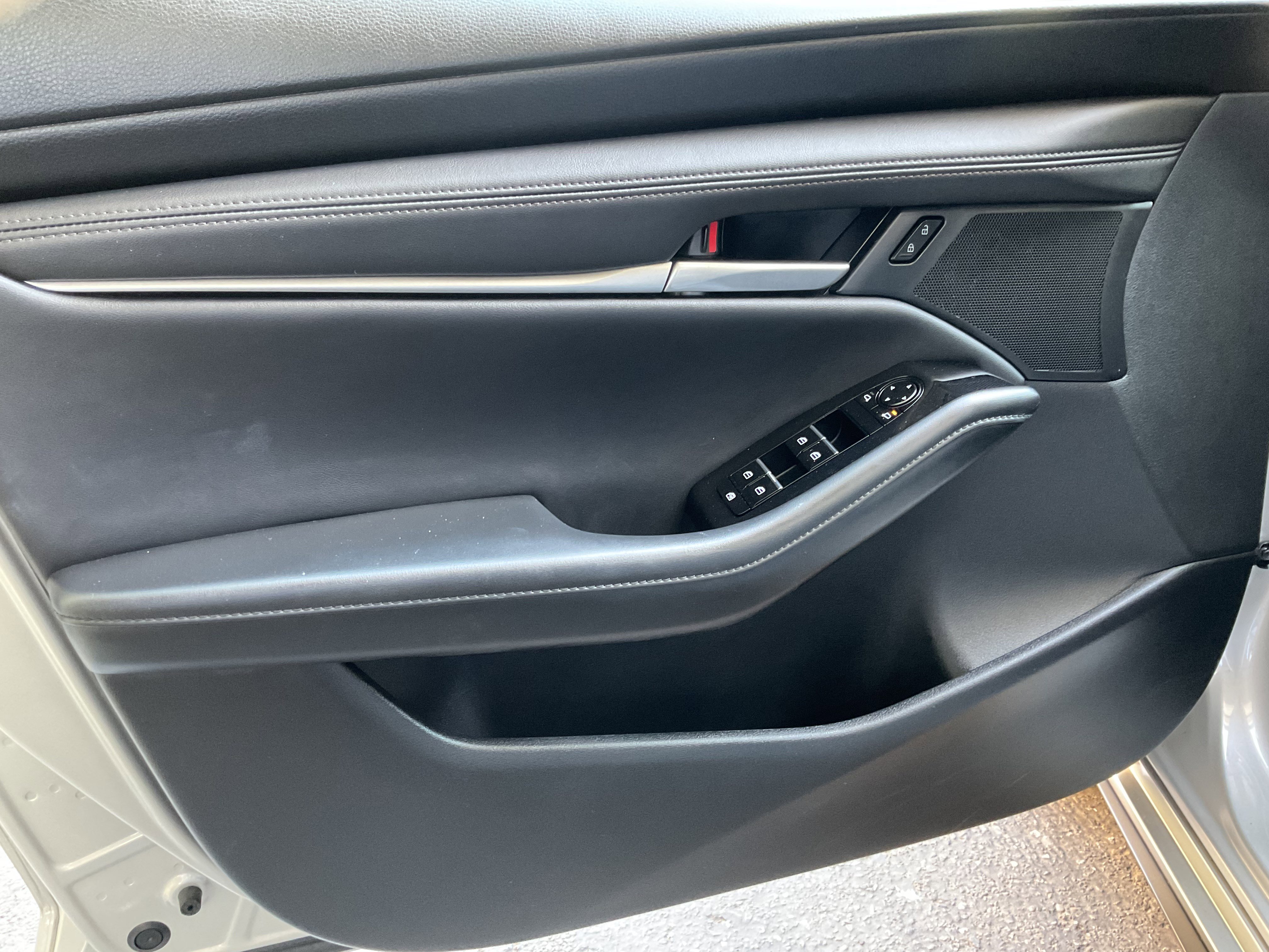 Used 2024 MAZDA MAZDA3 s FWD image 24