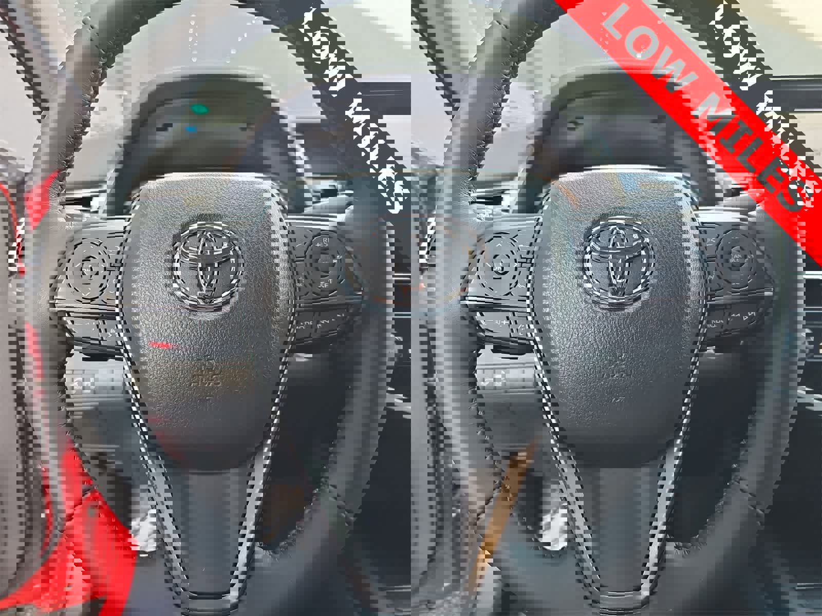 Used 2023 Toyota Camry SE image 19