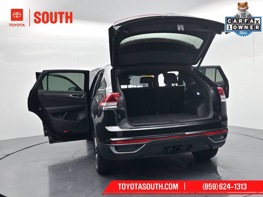Used 2024 Volkswagen Atlas Cross Sport SE FWD image 61
