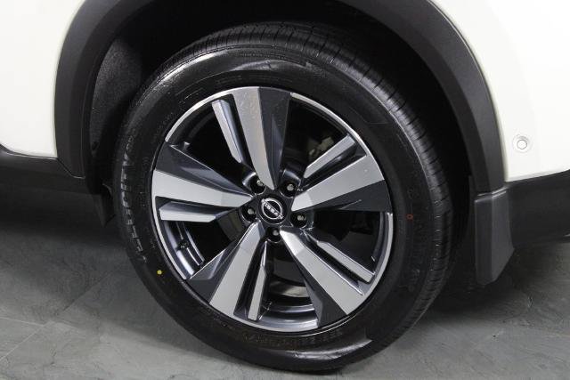 Certified 2023 Nissan Rogue Platinum FWD image 15