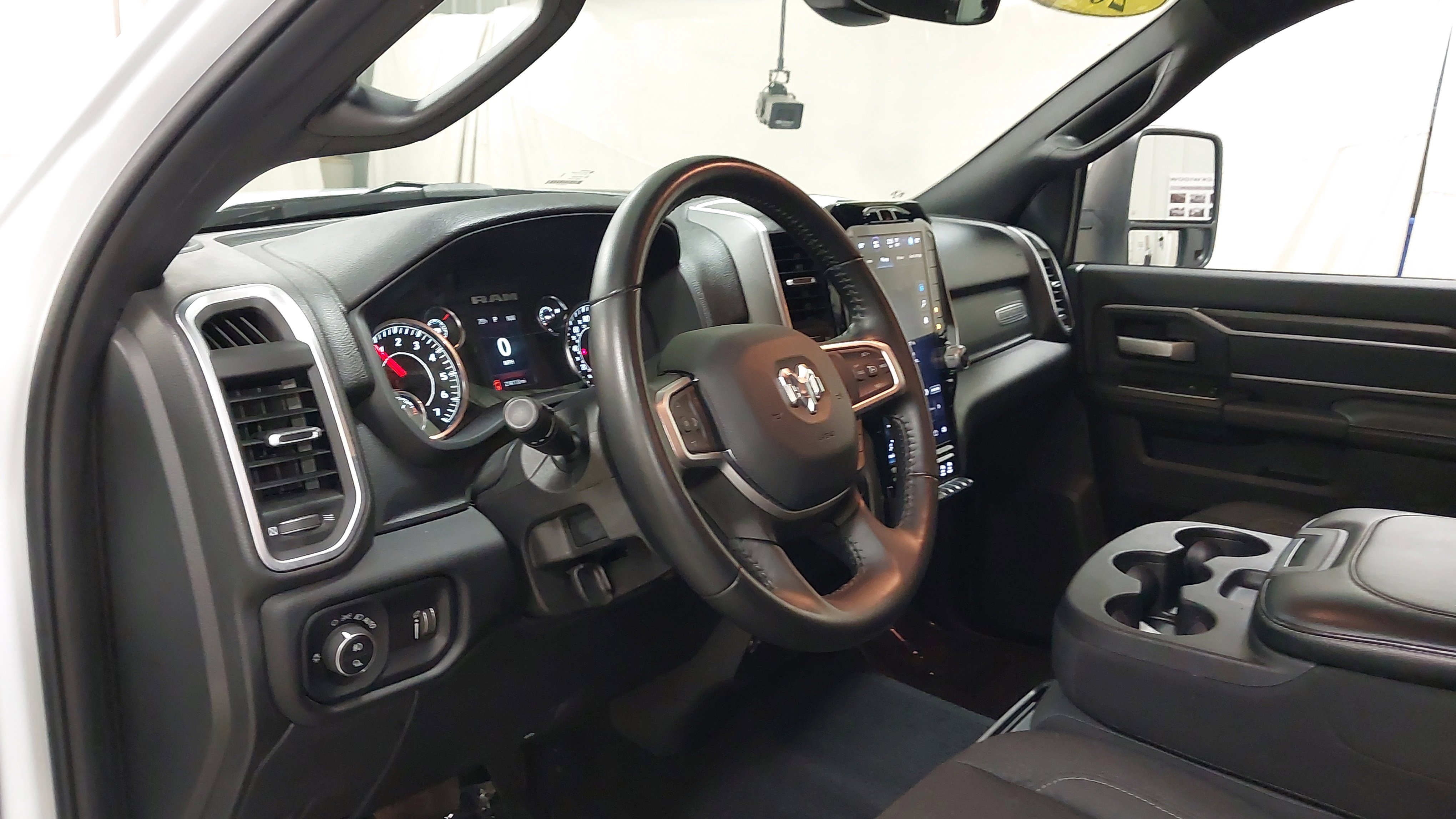 Used 2024 RAM 2500 Big Horn w/ Night Edition AWD/4WD image 18