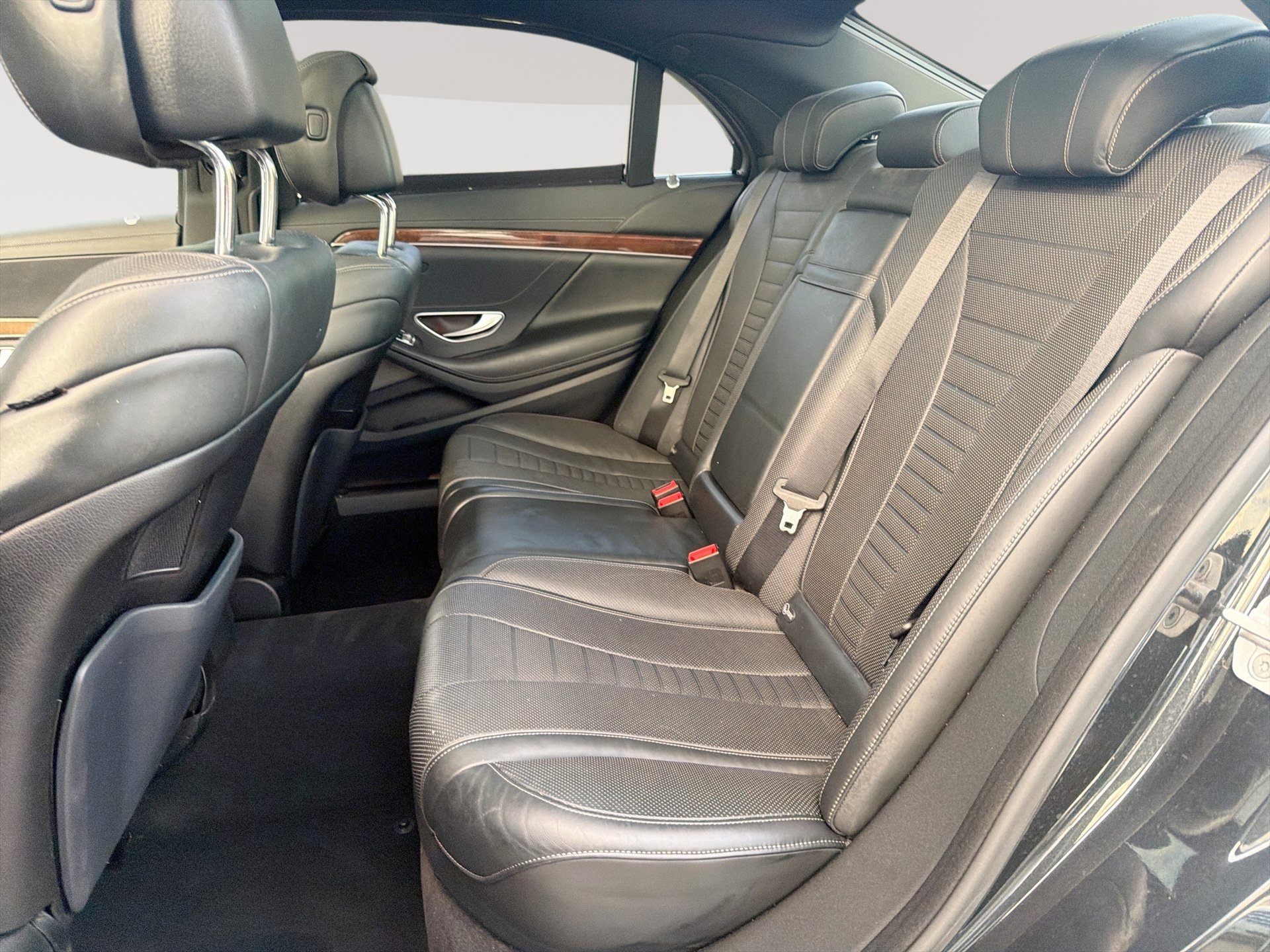 Used 2016 Mercedes-Benz S 550 4MATIC Sedan image 26