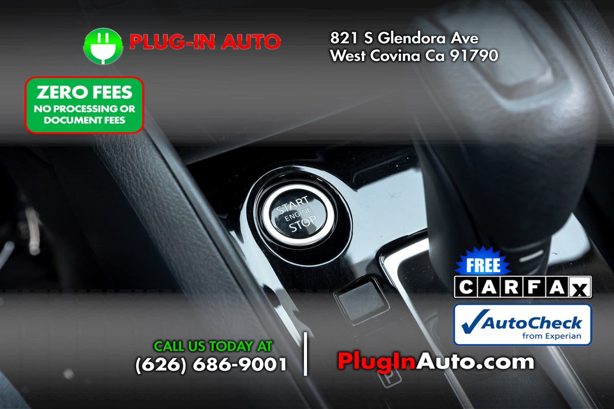 Used 2024 Nissan Versa SV w/ Trunk Package FWD image 18