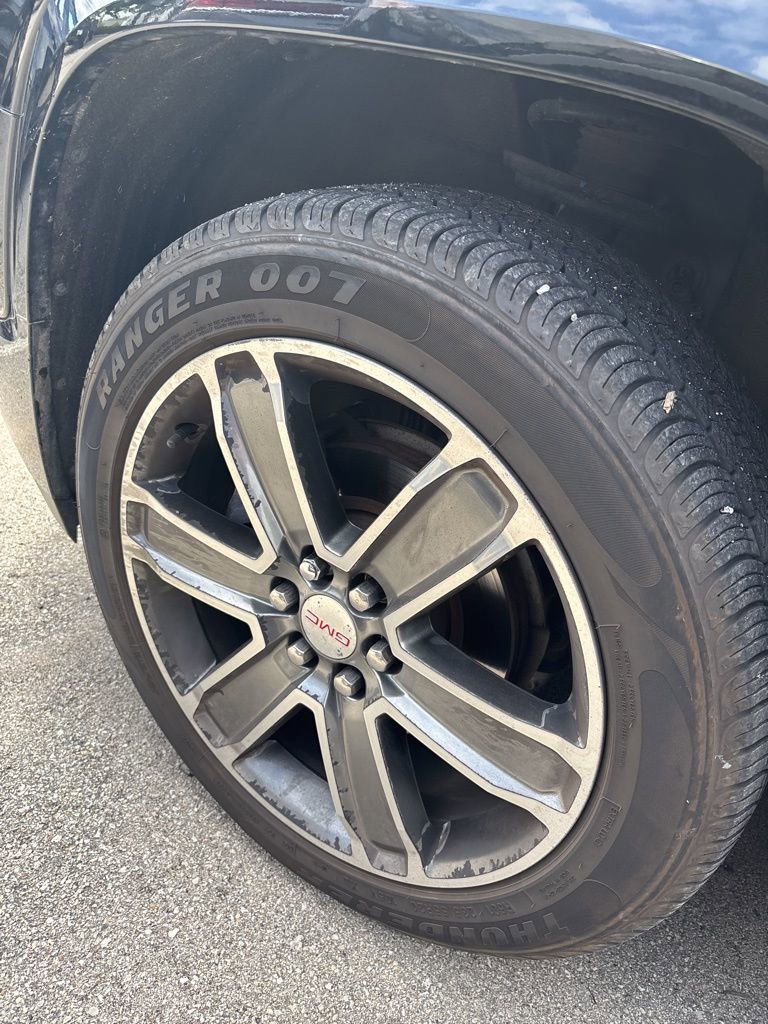 Used 2017 GMC Acadia Denali w/ Technology Package AWD/4WD image 9