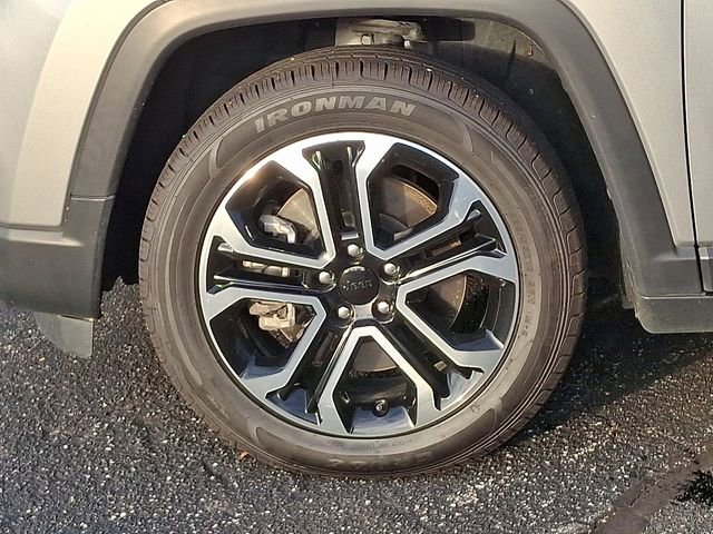 Used 2024 Jeep Compass Limited image 8