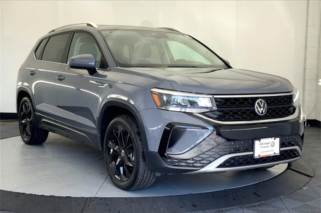 Certified 2023 Volkswagen Taos SE w/ Panoramic Sunroof Package