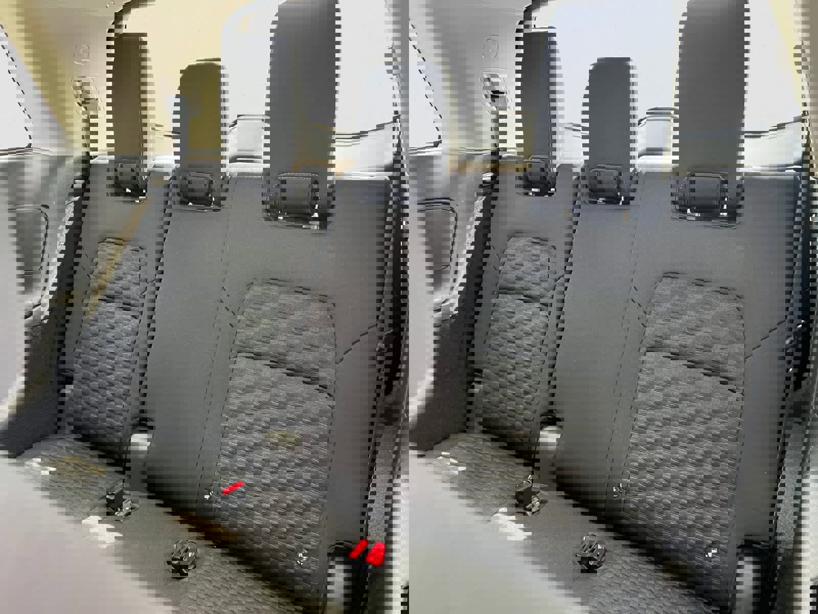 Used 2022 Nissan Pathfinder SV w/ SV Black Package image 12