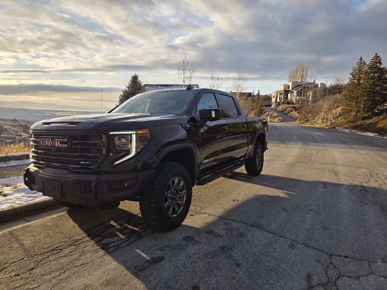 Used 2025 GMC Sierra 1500 AT4X image 1
