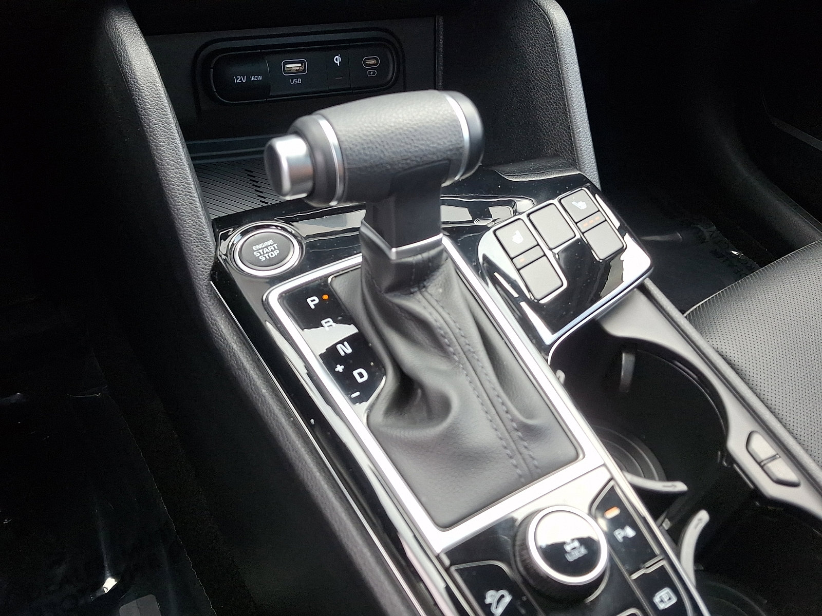 Used 2024 Kia Sportage X-Line w/ X-Line Premium Package image 15