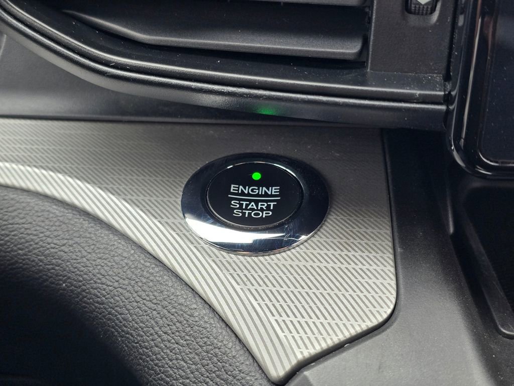 Used 2020 Ford Explorer XLT w/ Comfort Package image 38