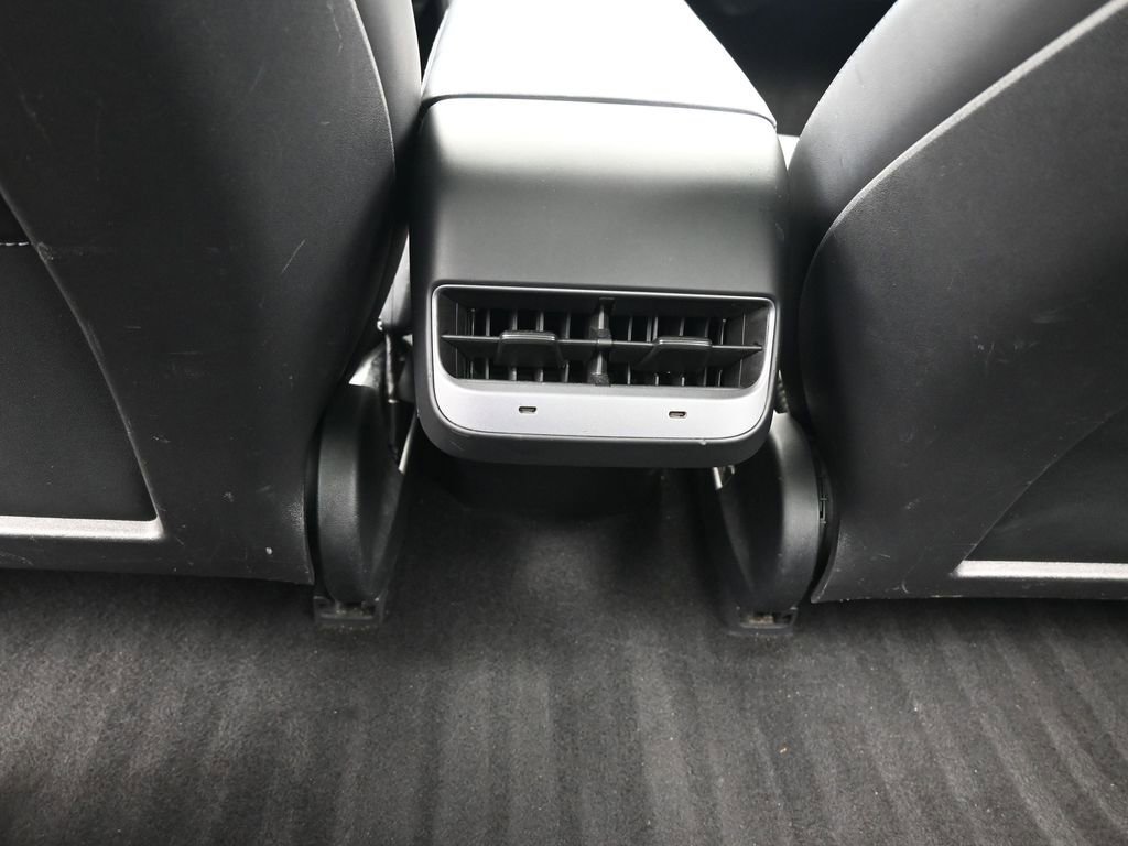 Used 2022 Tesla Model 3 Standard Range image 33