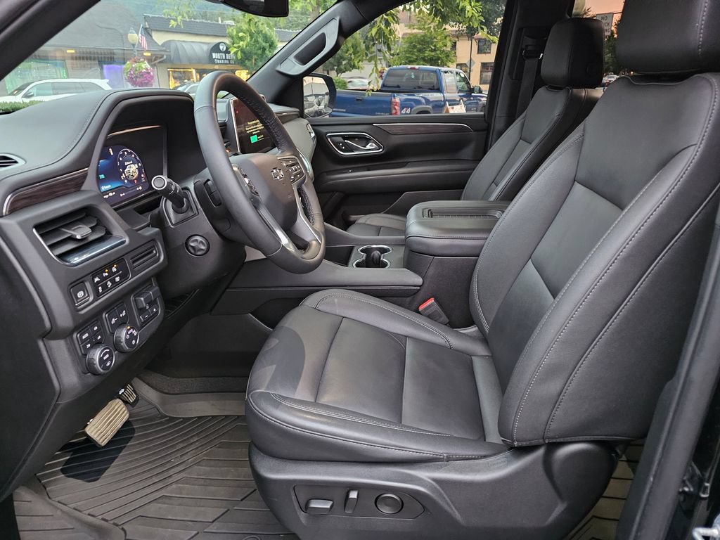 Used 2023 Chevrolet Tahoe Z71 w/ Z71 Off-Road Package AWD/4WD image 23
