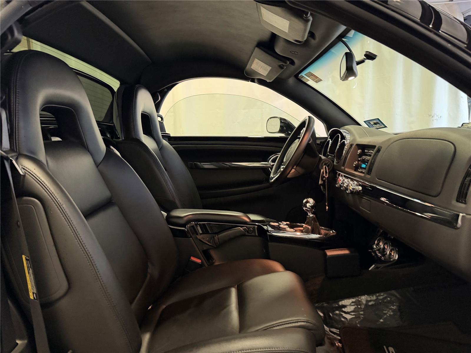 Used 2006 Chevrolet SSR w/ Preferred Equipment Group image 16