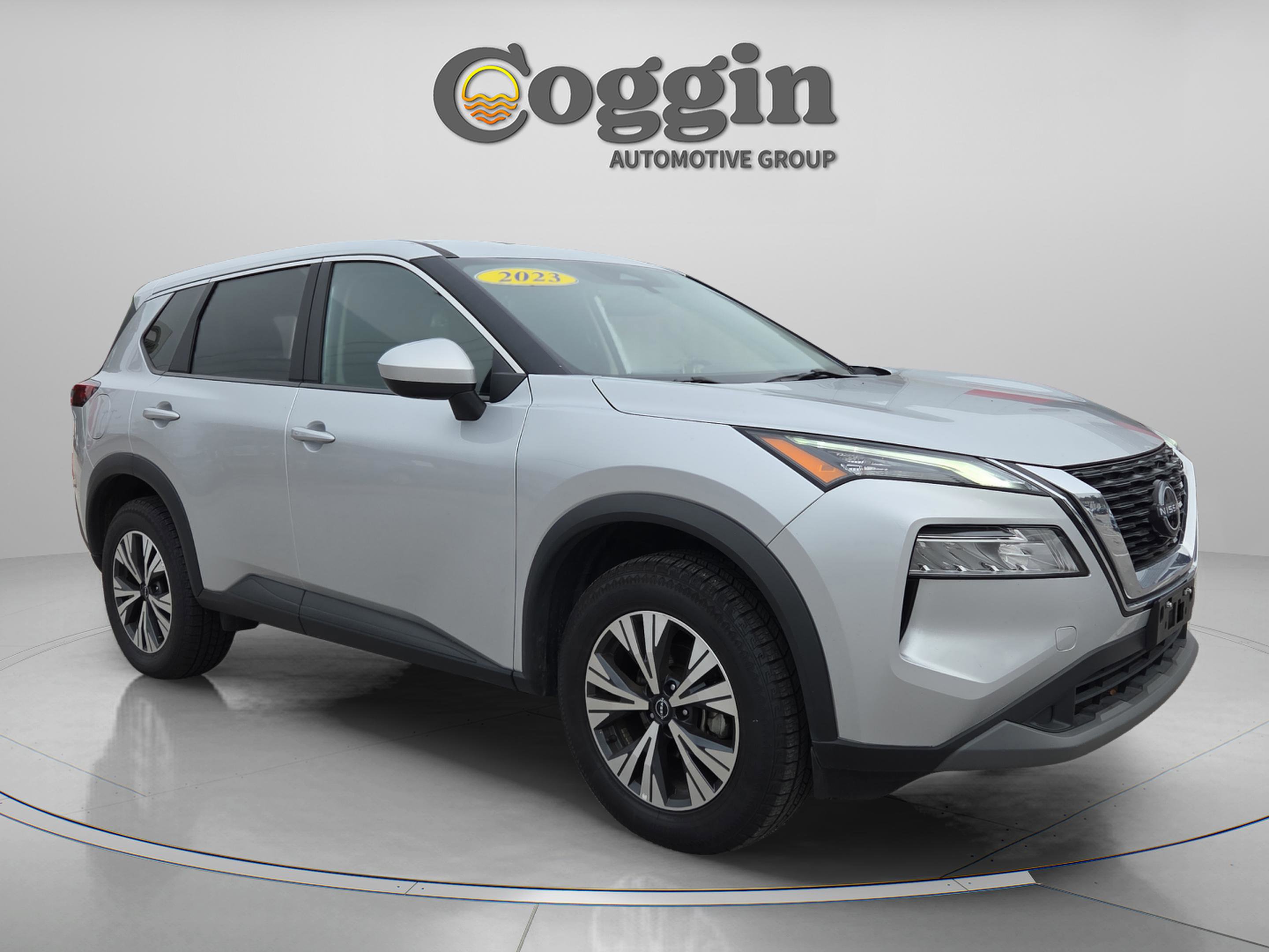Used 2023 Nissan Rogue SV image 7