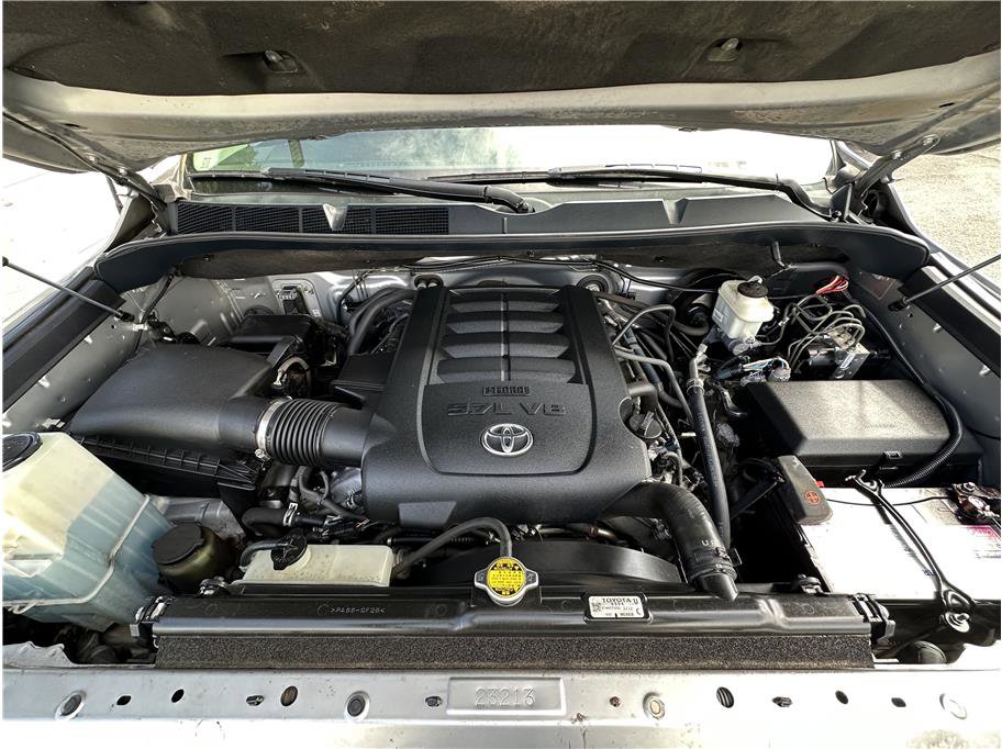 Used 2015 Toyota Tundra SR5 w/ SR5 Upgrade Package image 29