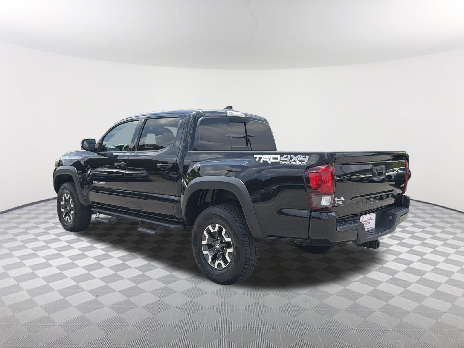 Used 2019 Toyota Tacoma TRD Off-Road AWD/4WD image 15