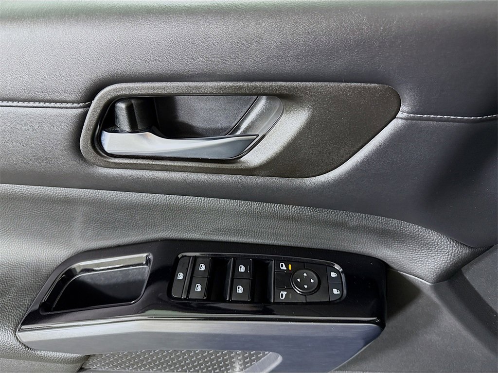 Certified 2023 Nissan Pathfinder SL w/ Black Appearance Package image 23