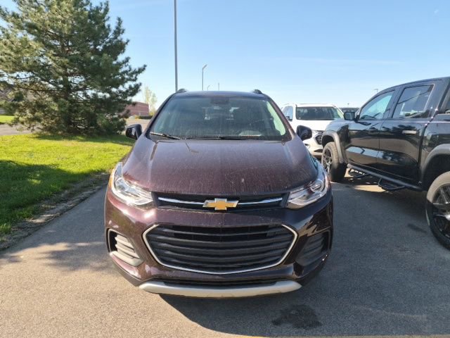 Used 2022 Chevrolet Trax LT w/ LT Convenience Package AWD/4WD image 2
