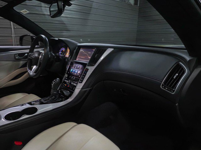 Used 2018 INFINITI Q60 Red Sport 400 w/ Pro Active Package image 11