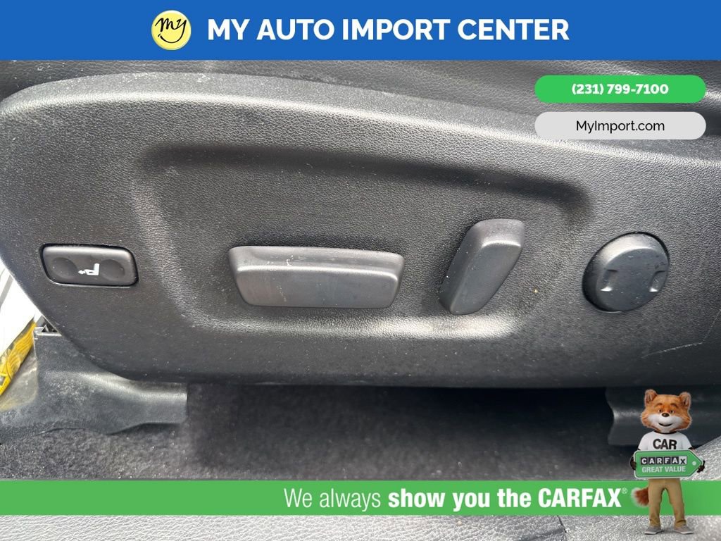 Used 2018 Toyota Highlander XLE AWD/4WD image 12