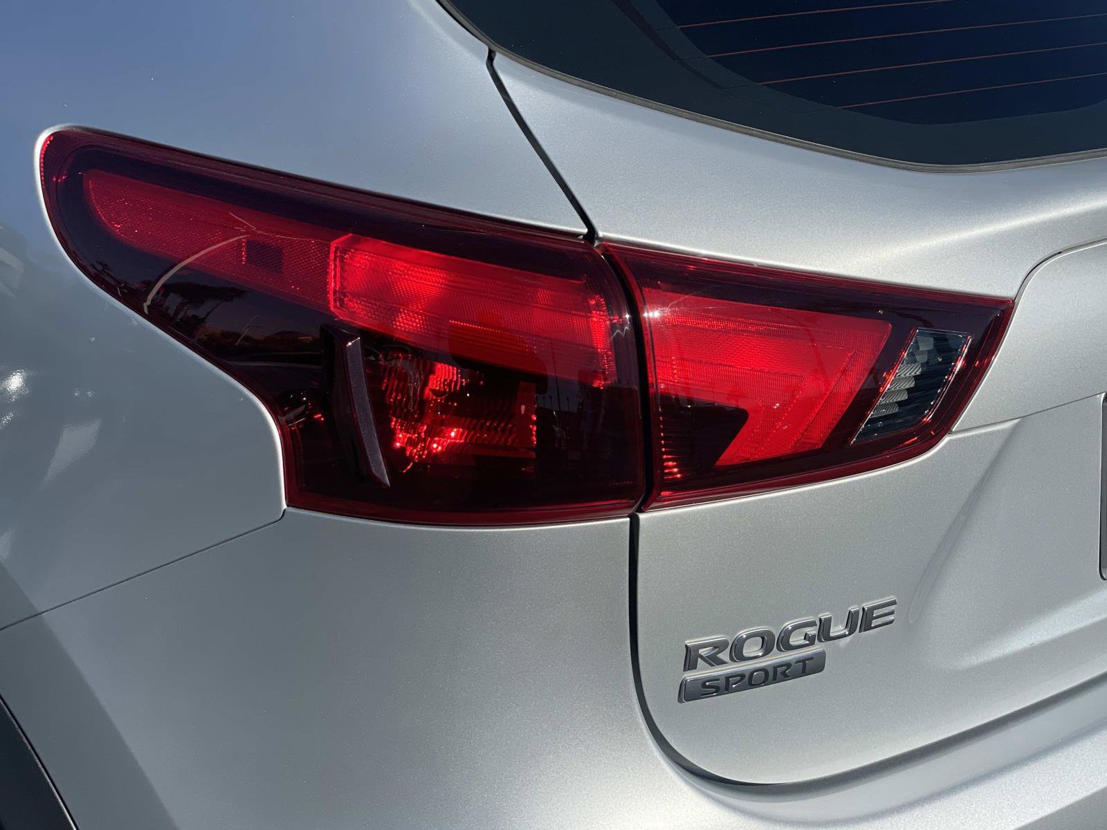 Used 2018 Nissan Rogue Sport S image 22